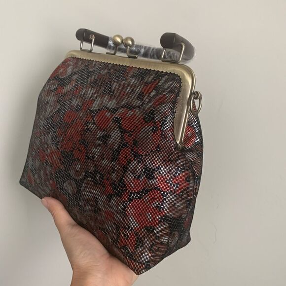 Handmade Genuine Sheepskin Floral Print, Wood Handle Bag & Small Clutch Set - Picture 13 of 16